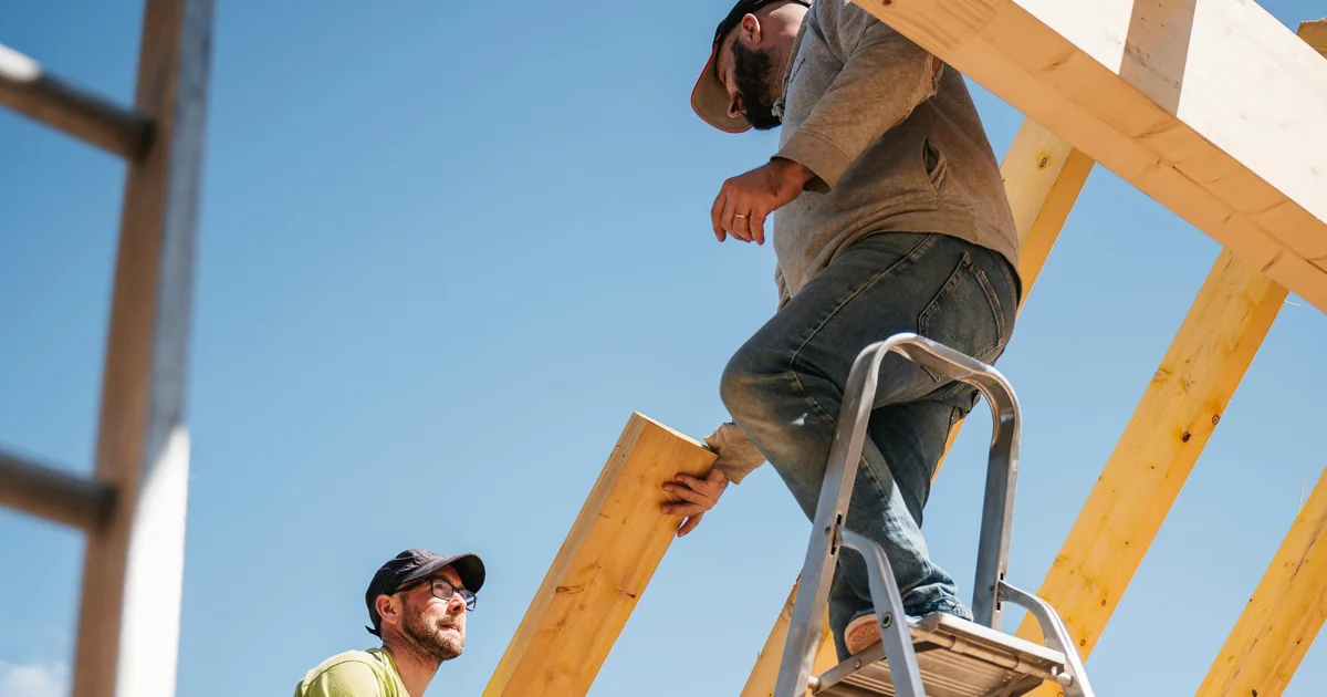 Australian tradie whose calls are answered by AI phone answering while on site
